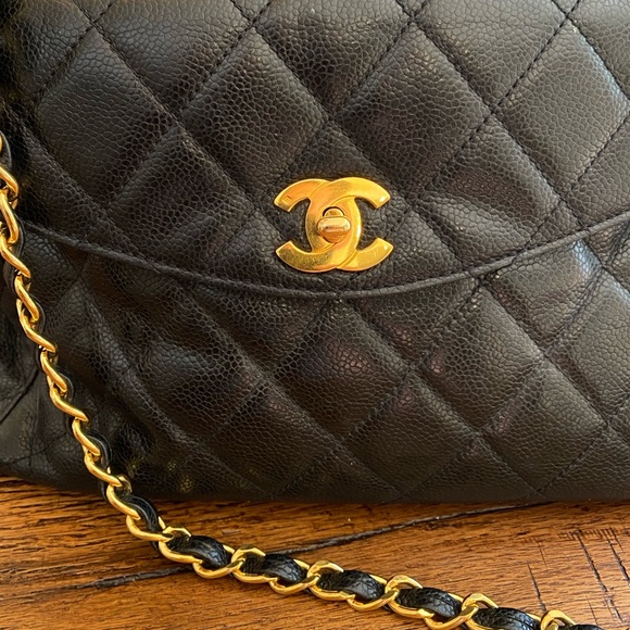 Authentic Vintage Chanel Purse - Picture 4 of 16
